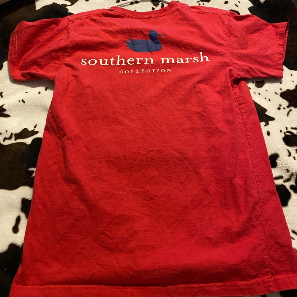 southern marsh t shirt!! bought brand new only worn once!!